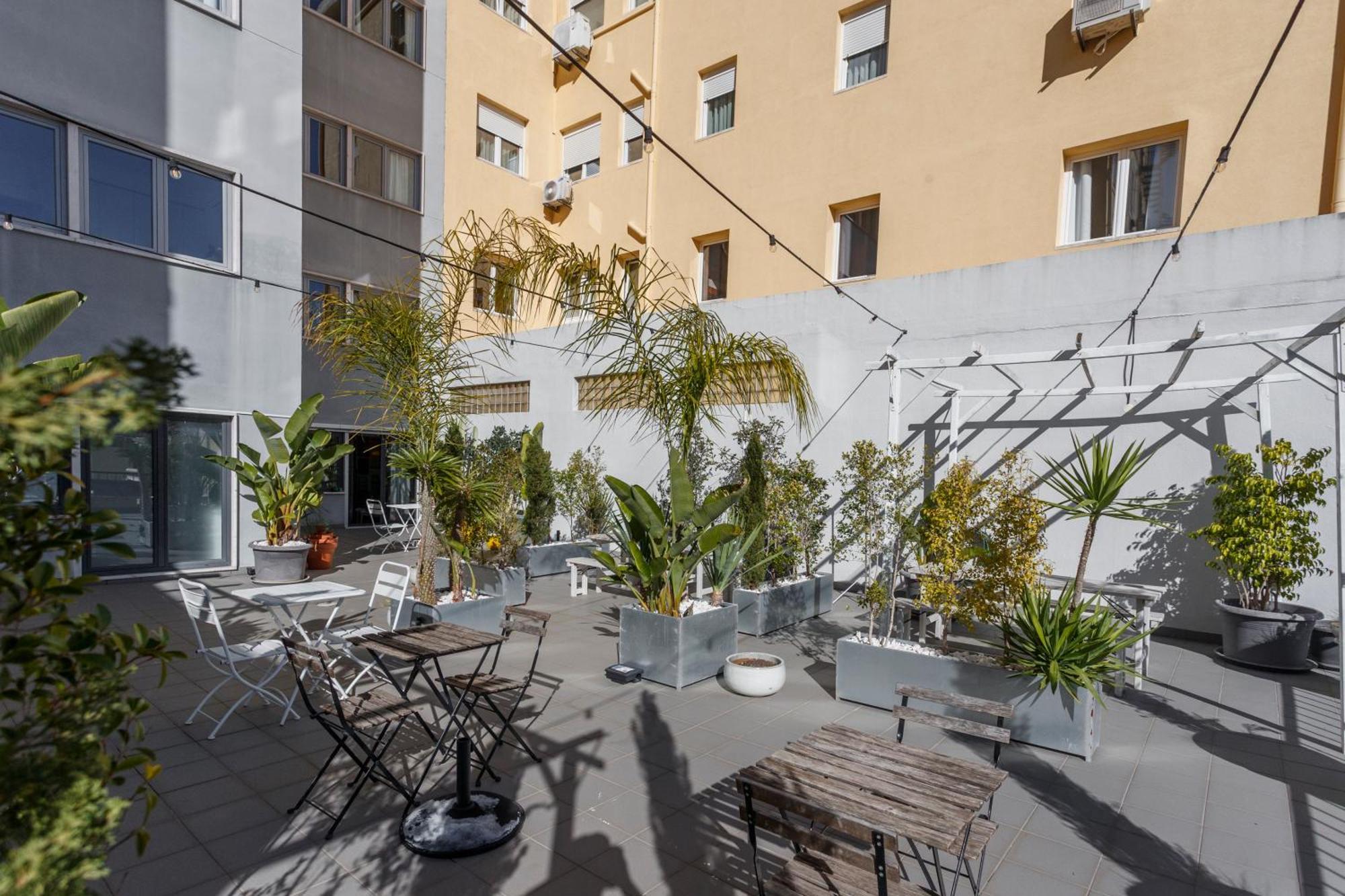 Gin O'Clock In Lisbon - By Misha'S Place 3A Exterior photo